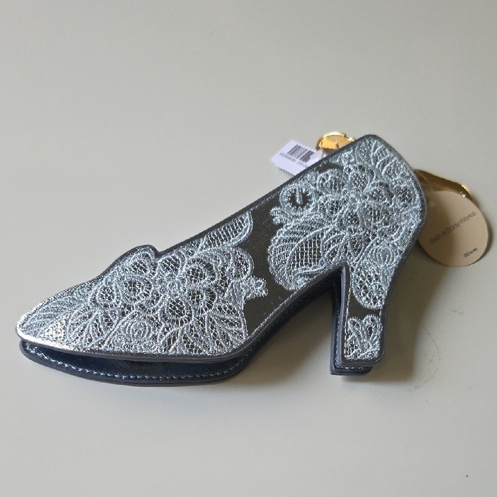 Bath & Body‎ Works Disney CINDERELLA  Shoe Pouch And Sanitizer Holder - Picture 4 of 15